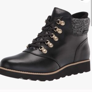 Cole Haan Women's Nantucket Rugged Waterproof Hiker Bootie Size 11